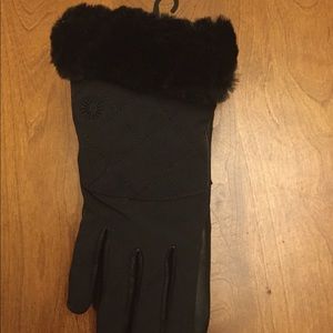Ugg black gloves